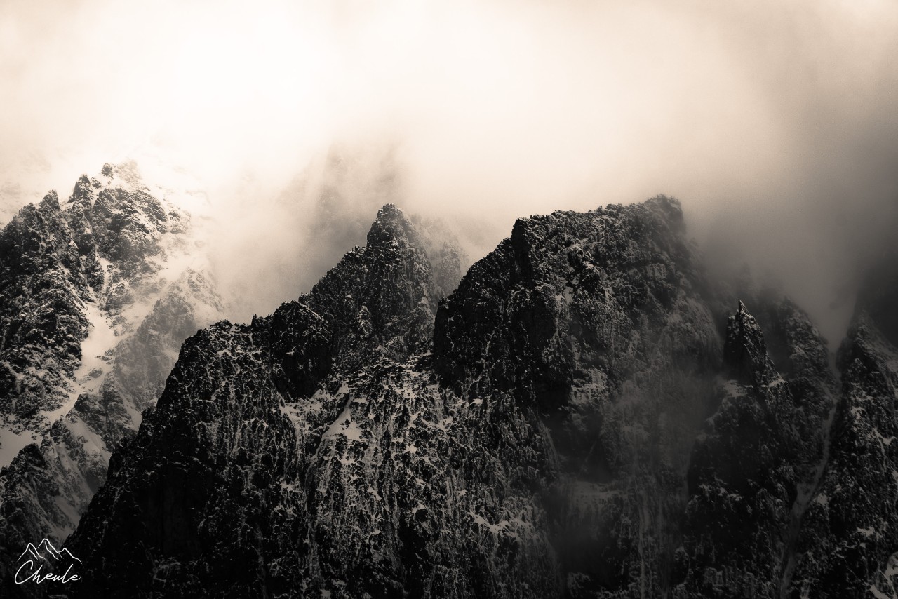 ©Cheule Photography - Noir & Blanc - Black and White - Téléobjectif - Paysage - Écrins - Les Bans - Haute montagne - Parc national des Écrins - Zoom - Hautes Alpes
