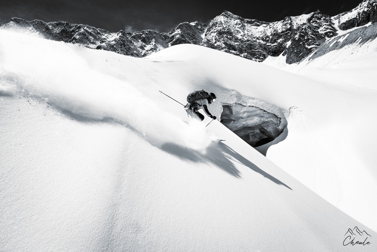 ©Cheule Photography - Noir & Blanc - Ski - Freeride - Poudreuse - Écrins - Arsine - Maxime Buffet - Neige - Snow - Glacier