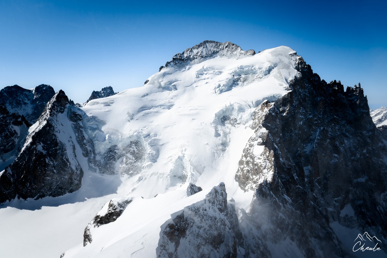 © Cheule Photography - Les Alpes et leur or blanc - Roche Faurio - Paysage - Écrins - Barre des Écrins - Haute montagne