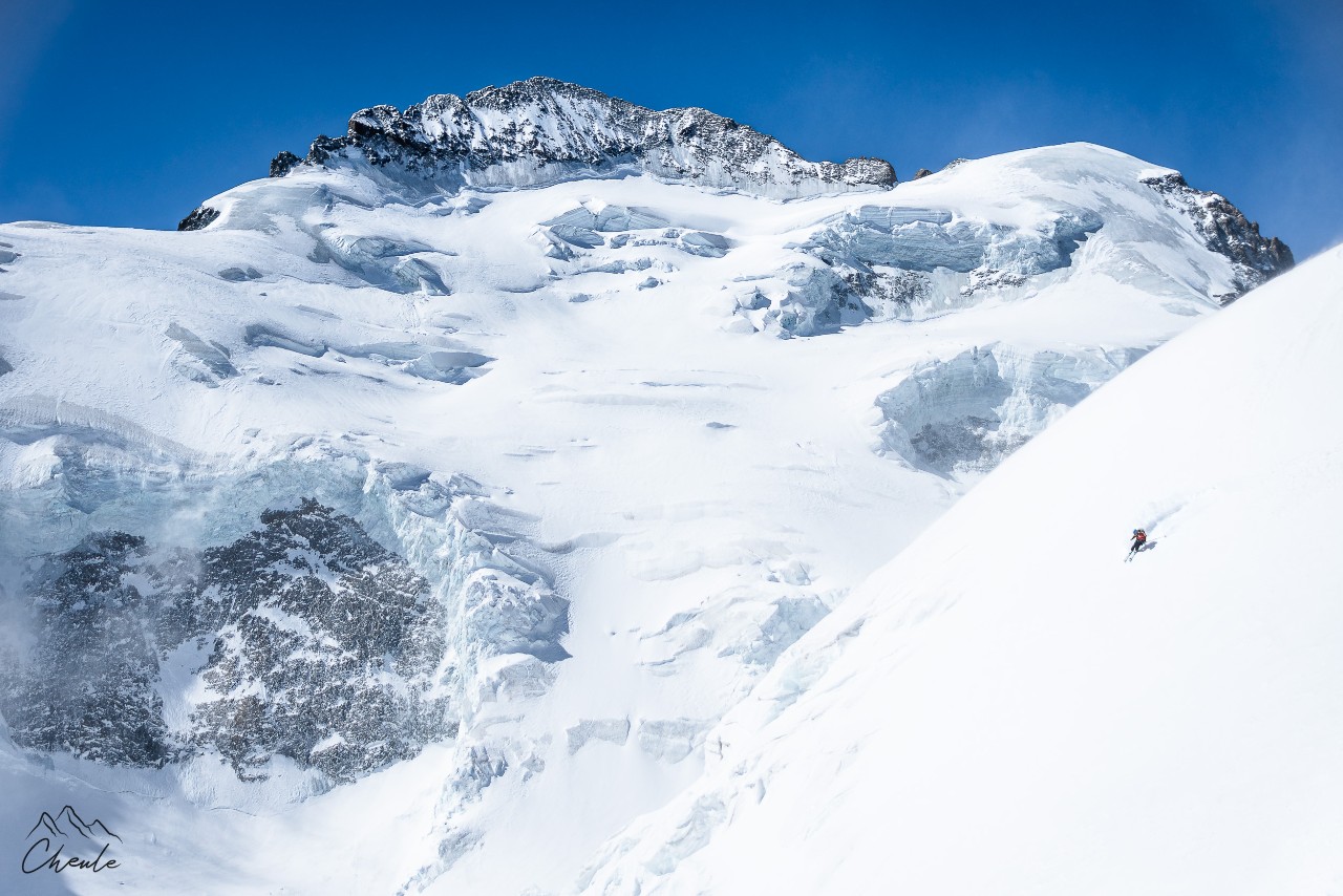 ©Cheule Photography - Les Alpes et leur or blanc - Ride - Écrins - Barre des Écrins - Haute montagne - Ski - Ski alpinisme - Neige - Hautes Alpes - Roche Faurio
