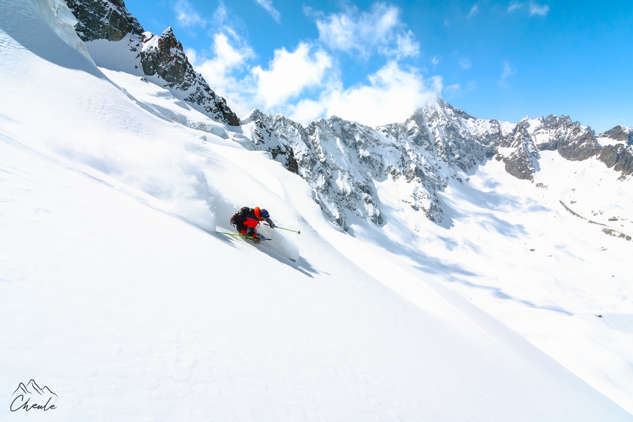 © Cheule Photography - Les Alpes et leur or blanc - Ski - Poudreuse - Écrins - Arsine - Guillaume Roux - Neige - Snow - Haute Montagne - Montagne des Agneau - Glacier
