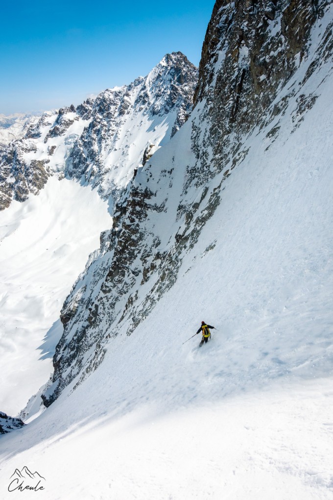 © Cheule Photography - Les Alpes et leur or blanc - Ski - Freeride - Poudreuse - Écrins - Arsine - Couloir - Brêche Cordier - Neige - Snow - Glacier - Pente raide