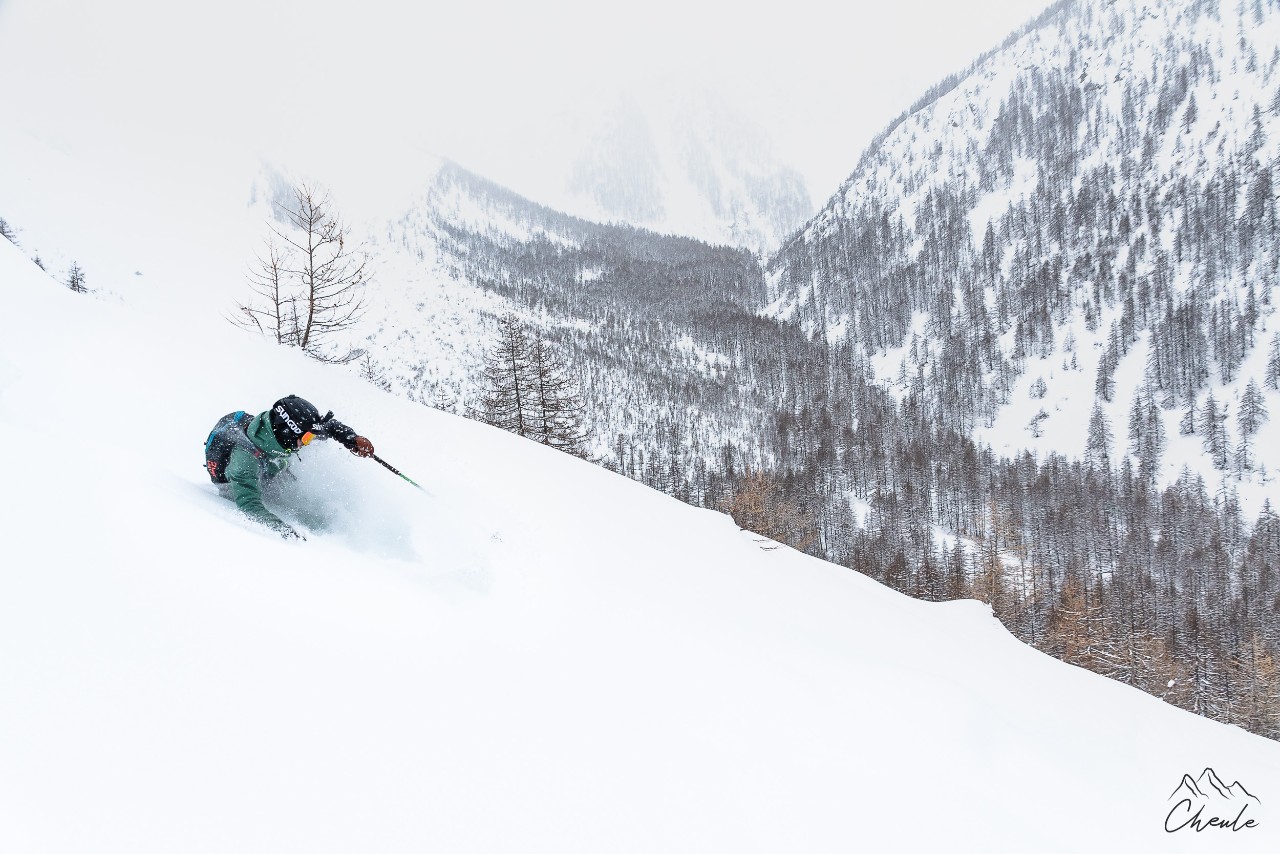 © Cheule Photography - Les Alpes et leur or blanc - Ski - Freeride - Poudreuse - Écrins - Julien Prevot - Neige - Snow - Le Casset