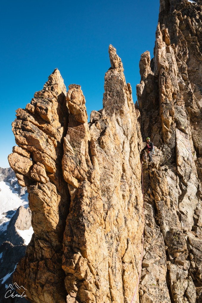 © Cheule Photography - Les Alpes et leur accueil chaleureux - Écrins - Alpinisme - Grande Ruine - Arête Sud - Ascension - Gneiss - Cordée - Hautes Alpes - Escalade