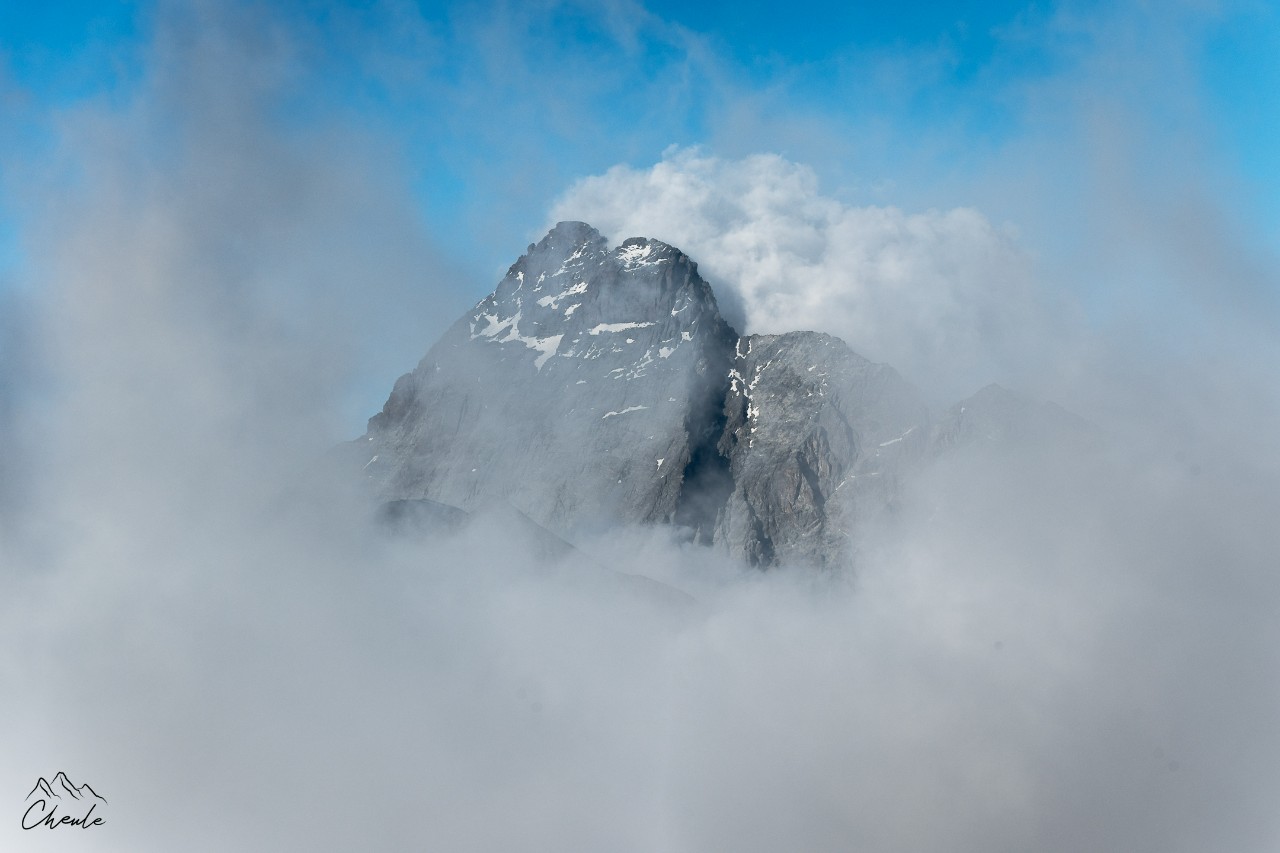 © Cheule Photography - Les Alpes et leur accueil chaleureux - Nuages - Mont Viso - Paysage -Montagne
