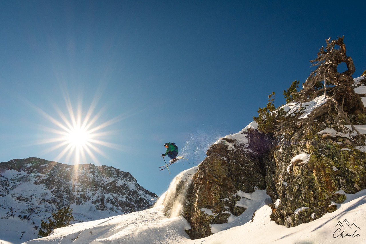 © Cheule Photography - Ailleurs en France - Pyrénées - Freeride - Montagne - Neige - Freeride - Maxime Buffet - Ski