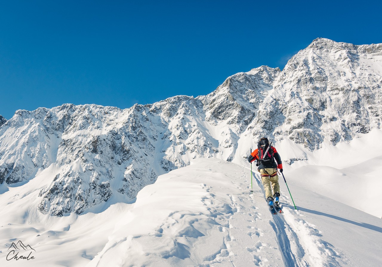 ©Cheule Photography - Les Alpes et leur or blanc -  Alpinisme - Ski de randonnée - Poudreuse - Écrins - Arsine - Moraine glaciaire