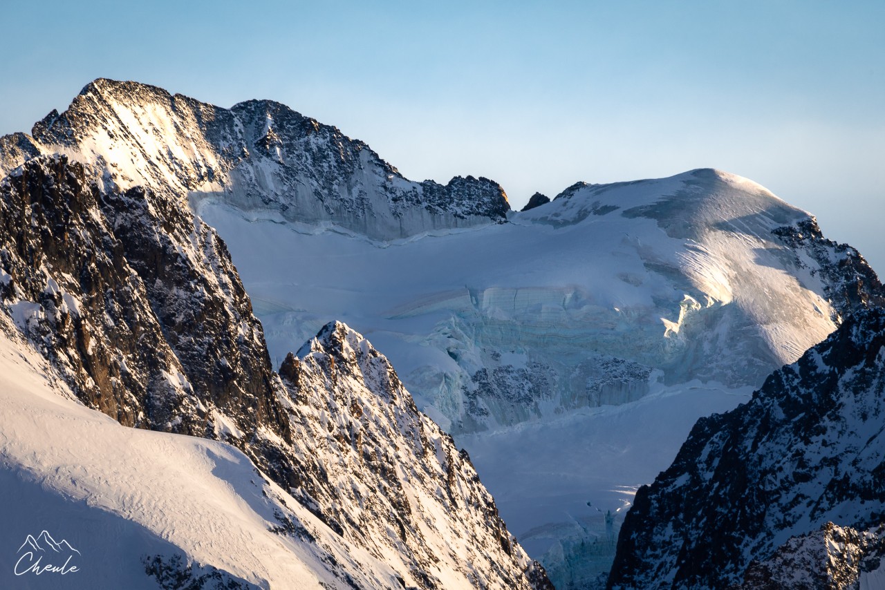 ©Cheule Photography - Les Alpes et leur or blanc - Sunrise - Coucher de soleil - Paysage - Écrins - Barre des Écrins - Haute montagne - Jumelles Sud - Zoom - Hautes Alpes