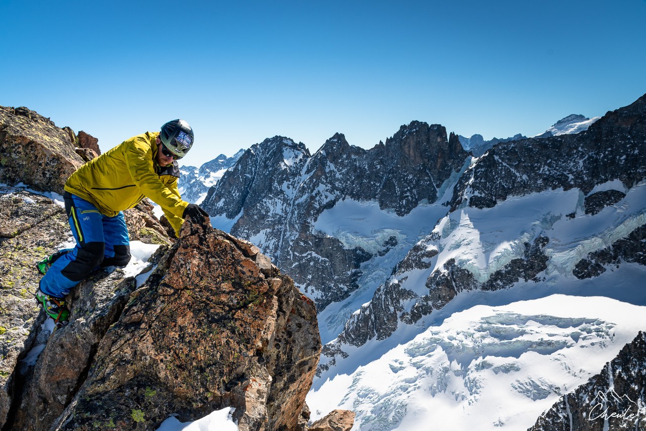 ©Cheule Photography - Les Alpes et leur or blanc - Glacier supérieur du Lautaret - Paysage - Écrins - Haute montagne - Séracs - Hautes Alpes - Tristan Méritan - Alpinisme