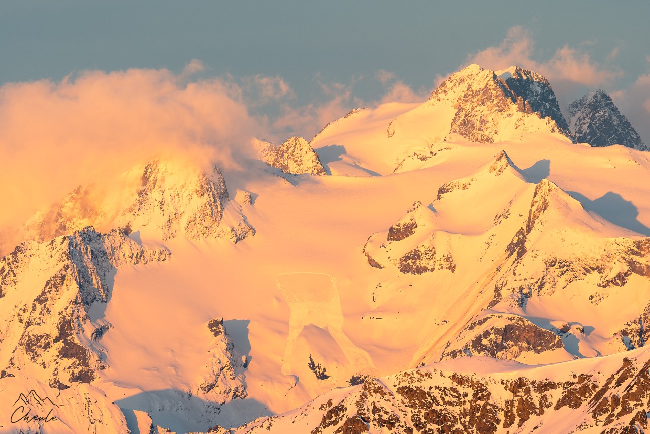 © Cheule Photography - Les Alpes et la vie qui fleurit - Paysage -  Sunrise - Lever de soleil - Écrins - Séguret Foran - Pelvoux - Avalanche - Glacier - Hautes Alpes