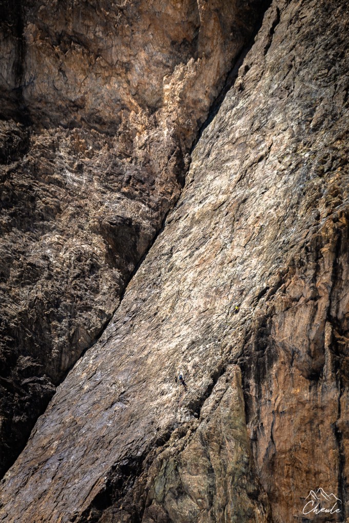 © Cheule Photography - Les Alpes et leur accueil chaleureux - Écrins - Alpinisme - Roche Méane - Plan incliné - Ascension - Rappel - Cordée - Hautes Alpes - Escalade