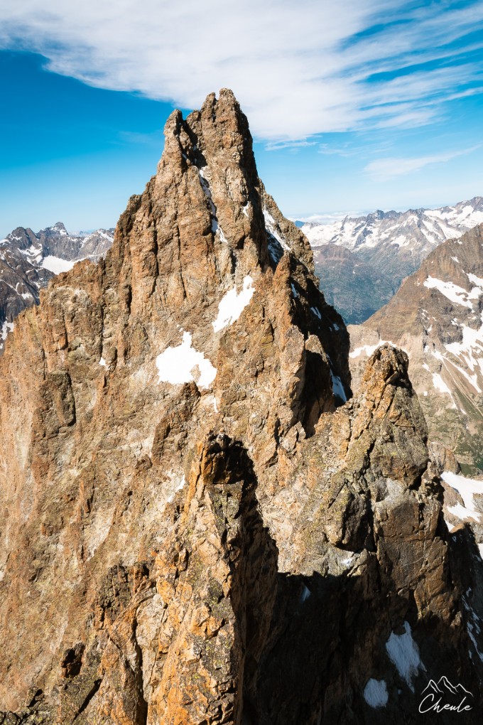© Cheule Photography - Les Alpes et leur accueil chaleureux - Écrins - Paysage - Pic Bourcet - Tour Choisy - Arêtes - Montagne - Haute Montagne - Hautes Alpes - Adèle PLanchard - Arêtes
