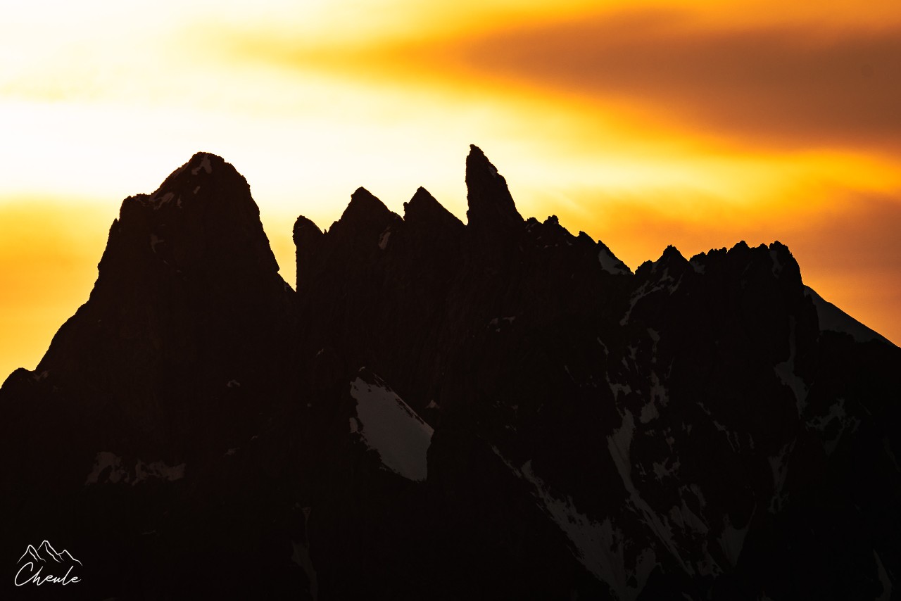 © Cheule Photography - Les Alpes et leur accueil chaleureux - Écrins - Paysage - La Meije - Doigt de Dieu - Sunset - Coucher de soleil - Téléobjectif - Arêtes - Hautes Alpes
