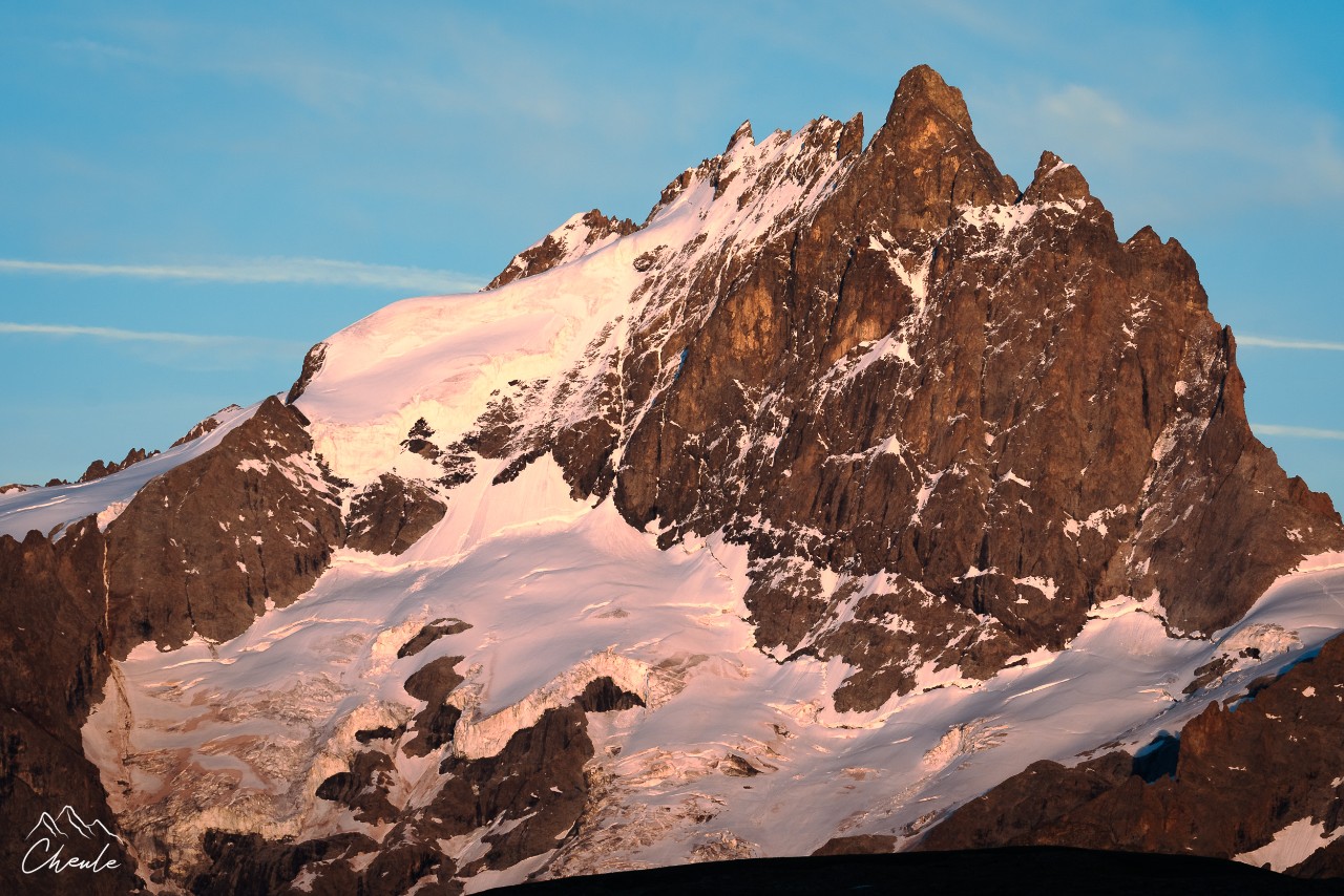 © Cheule Photography - Les Alpes et leur accueil chaleureux - Écrins - Paysage - La Meije - Doigt de Dieu - Sunset - Coucher de soleil - Téléobjectif -Plateau d'Emparis - Arêtes - Hautes Alpes