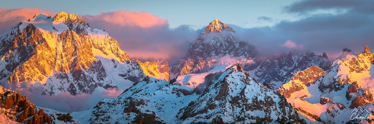 ©Cheule Photography - Panoramique -  Panorama - Sunrise - Lever de soleil - Paysage - Écrins - Pelvoux - Haute montagne - Barre des Écrins - Nuages - Parc nationale des Écrins