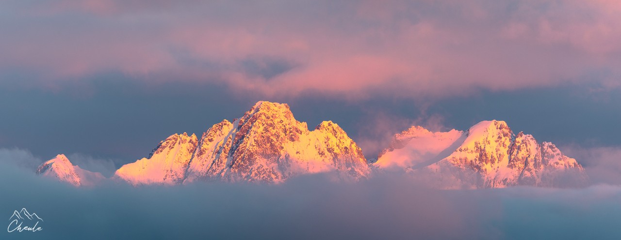 ©Cheule Photography - Panoramique -  Panorama - Sunrise - Lever de soleil - Paysage - Écrins - Haute montagne - Nuages - Parc nationale des Écrins