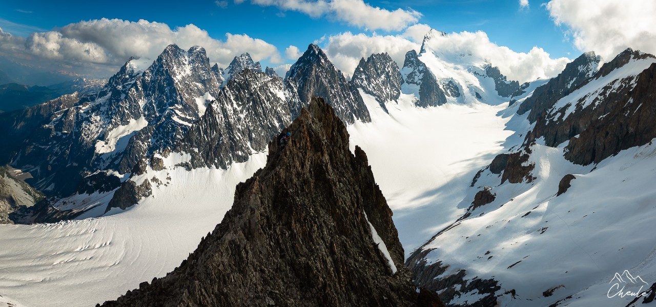 © Cheule Photography - Panoramique - Panorama - Écrins - Alpinisme - Barre des Écrins - Cordée - Alpiniste - Hautes Alpes - Glacier Blanc - Pic du glacier Blanc - Arête Sud