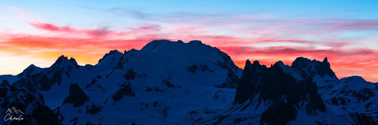 ©Cheule Photography - Panoramique -  Panorama - Sunset - Coucher de soleil - Paysage - Mont Thabor - Cerces - Haute montagne - Nuages - Flammes