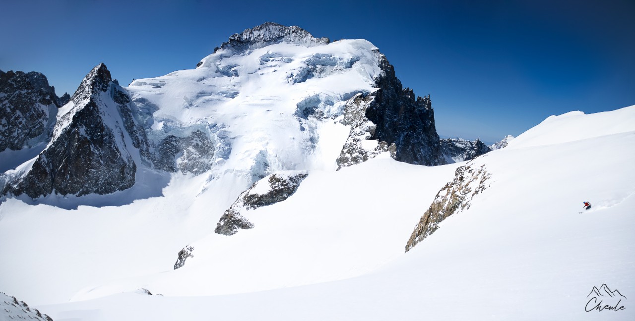 ©Cheule Photography - Panoramique - Panorama - Ski - Écrins - Barre des Écrins - Haute montagne - Alpinisme - Neige - Hautes Alpes - Ski de rando - Ski alpinisme - Ride - Freeride