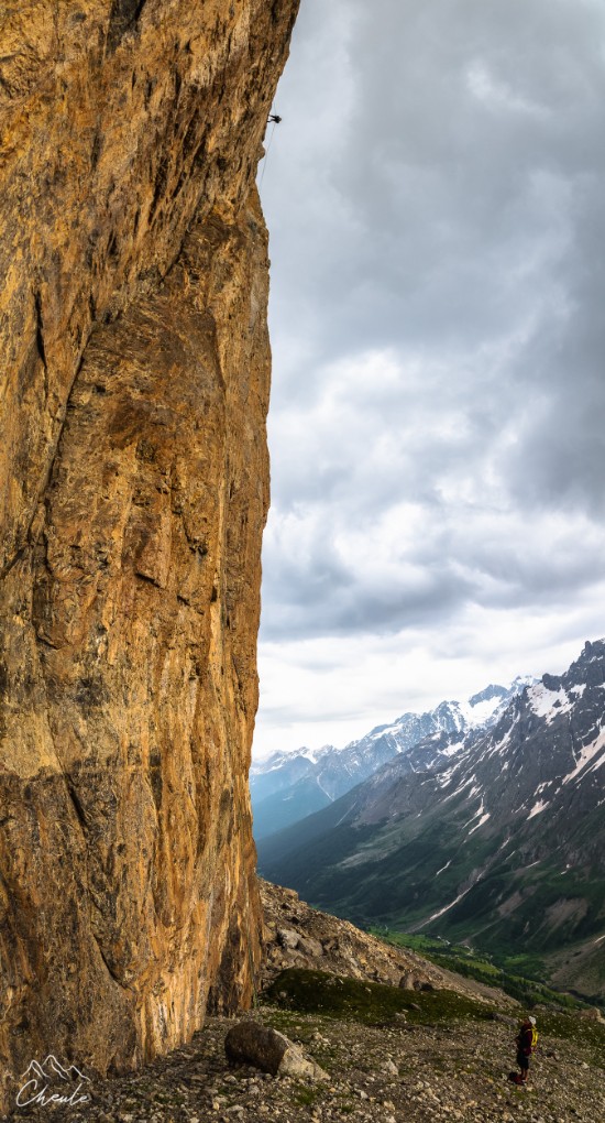 ©Cheule Photography - Panoramique - Panorama - Escalade - Écrins - Cerces - Haute montagne - Alpinisme - Grande Voie - Hautes Alpes - Roche Colombe - Voie de l'écaille